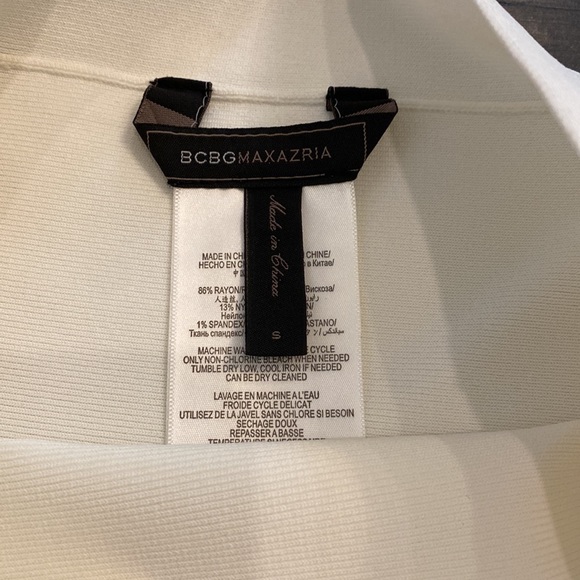 BCBG white ruffle skirt - Picture 3 of 4